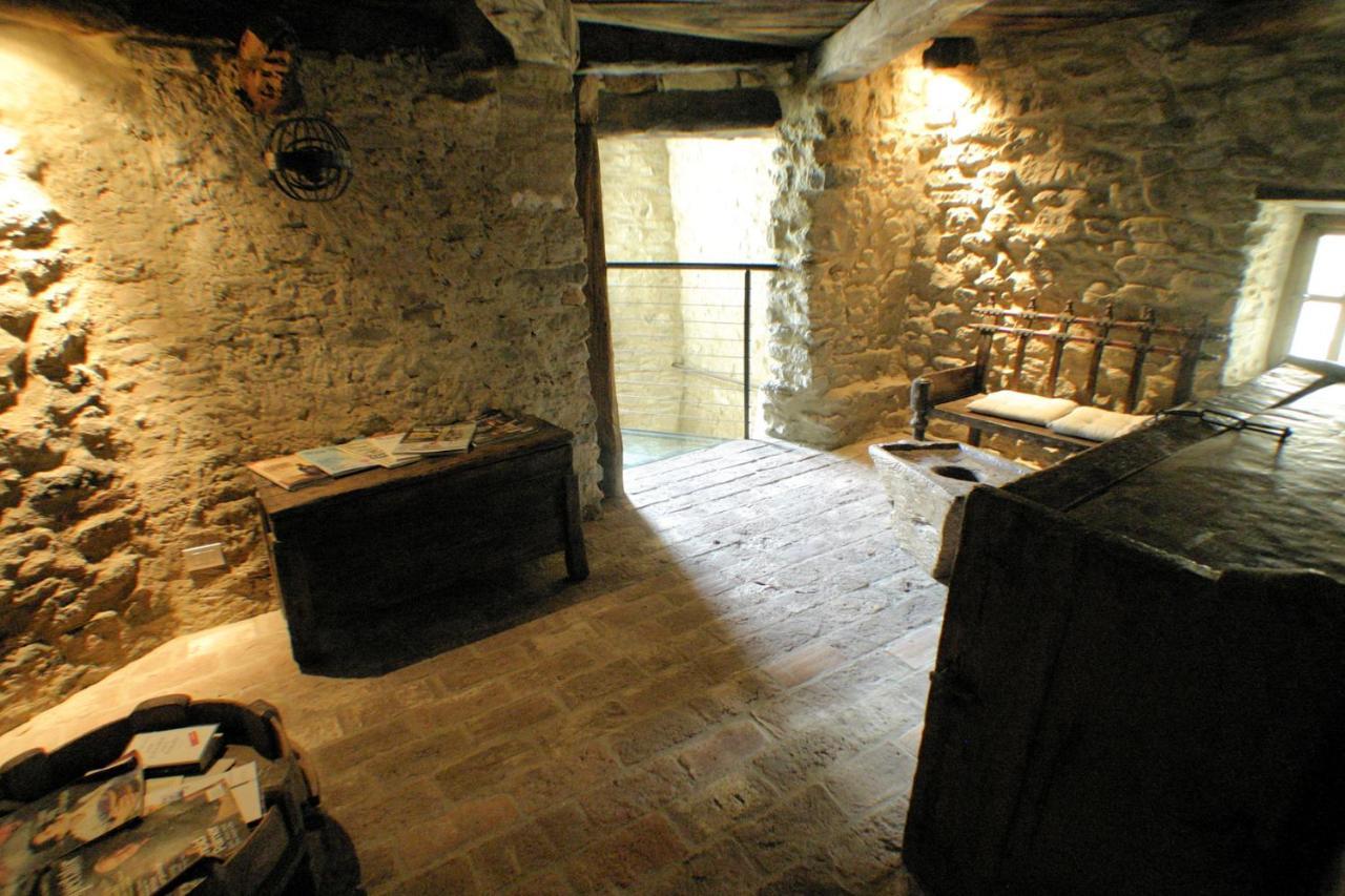 Le Case Della Saracca Monforte dʼAlba Екстериор снимка